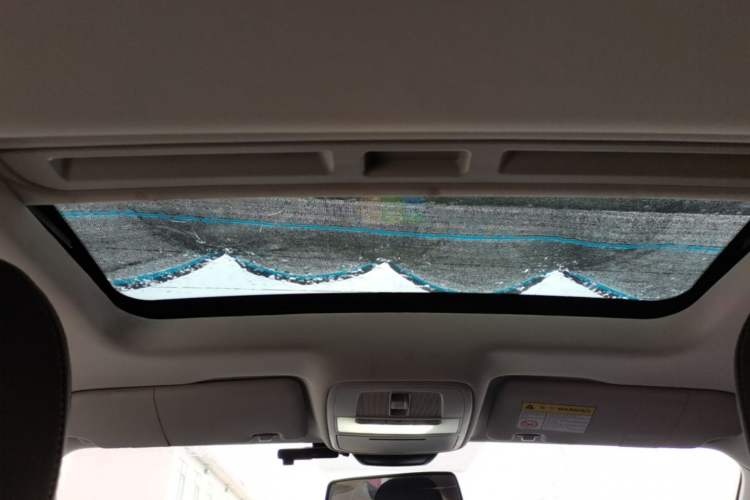 Used Roewe i5 2020 1.5L Automatic 4G Connected Linghao Edition Headliner
