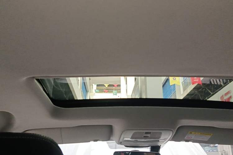 Used Roewe i5 2020 1.5L Automatic 4G Connected Linghao Edition Headliner