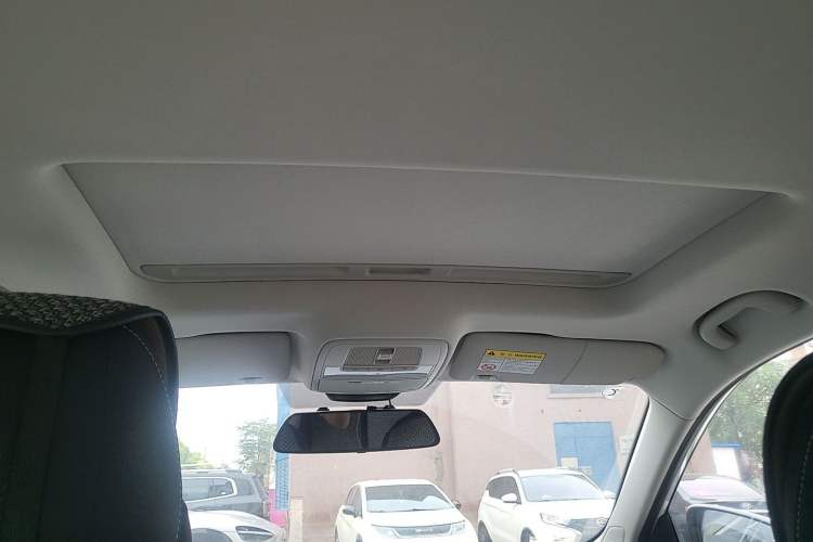 Used Roewe i5 2020 1.5L Automatic 4G Connected Linghao Edition Headliner