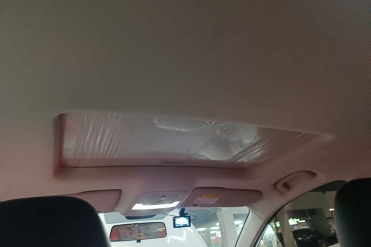 Used Roewe i5 2020 1.5L Automatic 4G Connected Linghao Edition Headliner