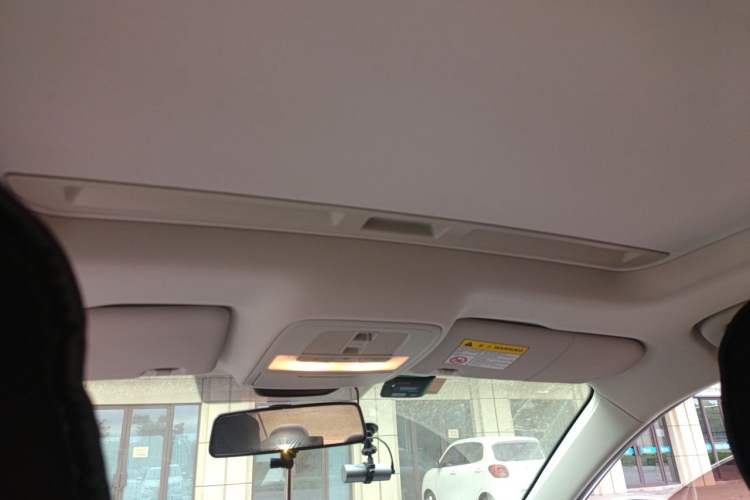 Used Roewe i5 2020 1.5L Automatic 4G Connect Luxury Flagship Edition Headliner