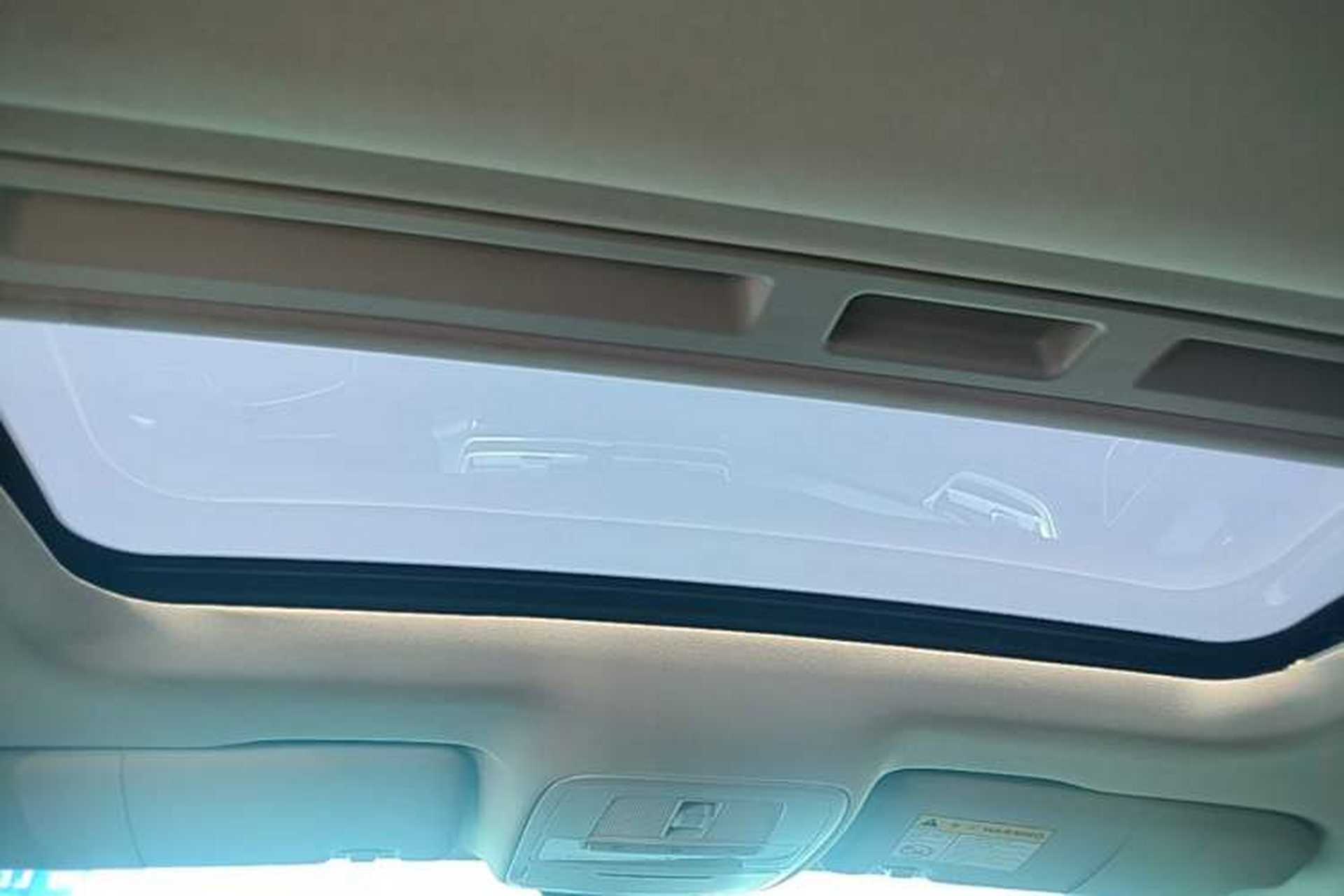 Used Roewe i5 2020 1.5L Automatic 4G Connect Luxury Flagship Edition Headliner