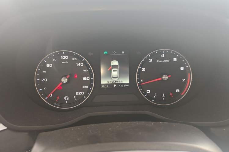 Used Roewe i5 2020 1.5L Automatic 4G Connected Linghao Edition Instrument Cluster