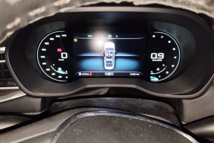 Used Roewe i5 2020 1.5L Automatic 4G Connect Luxury Flagship Edition Instrument Cluster