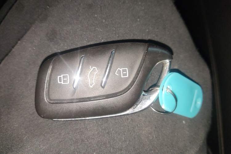 Used Roewe i5 2020 1.5L Automatic 4G Connect Luxury Flagship Edition Interior 1