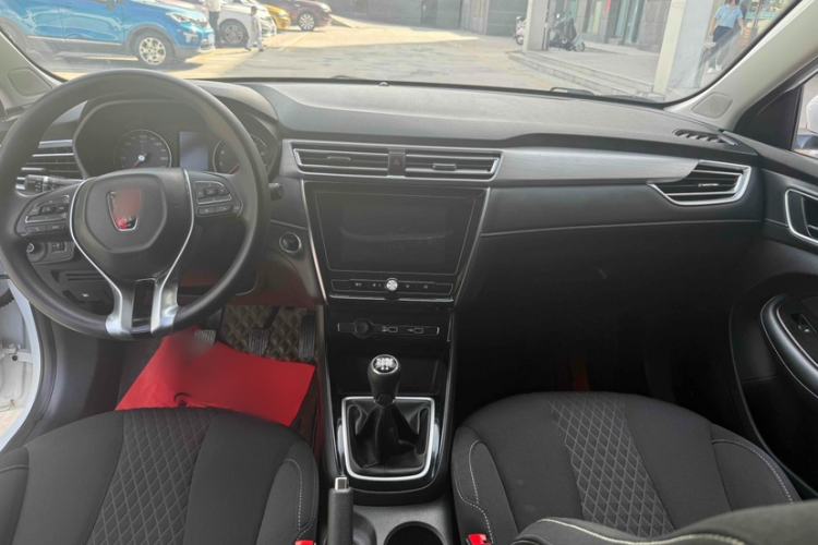 Used Roewe i5 2020 1.5L Manual 4G Connect Luxury Edition Interior 1