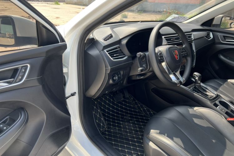 Used Roewe i5 2020 1.5L Automatic 4G Connect Luxury Flagship Edition Interior 1