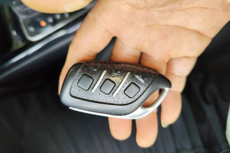 Used Roewe i5 2020 1.5L Automatic 4G Connected Leading Intelligent Driving Edition Interior 1