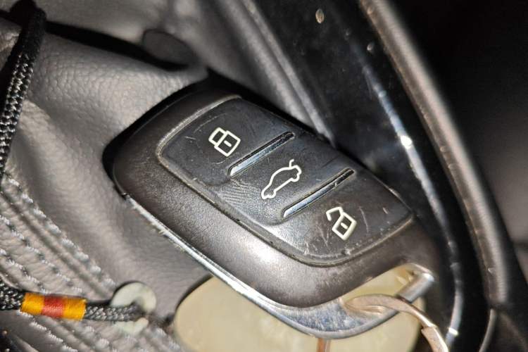 Used Roewe i5 2020 1.5L Automatic 4G Connect Luxury Flagship Edition Interior 1