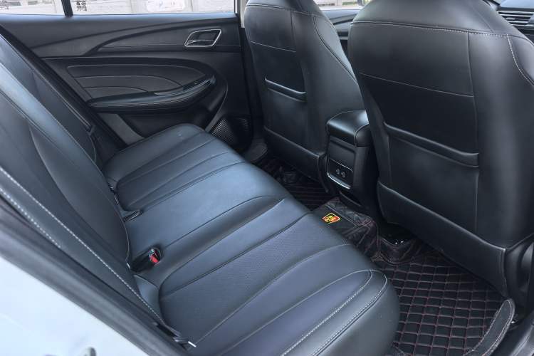 Used Roewe i5 2020 1.5L Manual 4G Connect Leehao Flagship Edition Interior 1