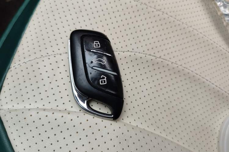 Used Roewe i5 2020 1.5L Manual 4G Connect Luxury Edition Interior 1