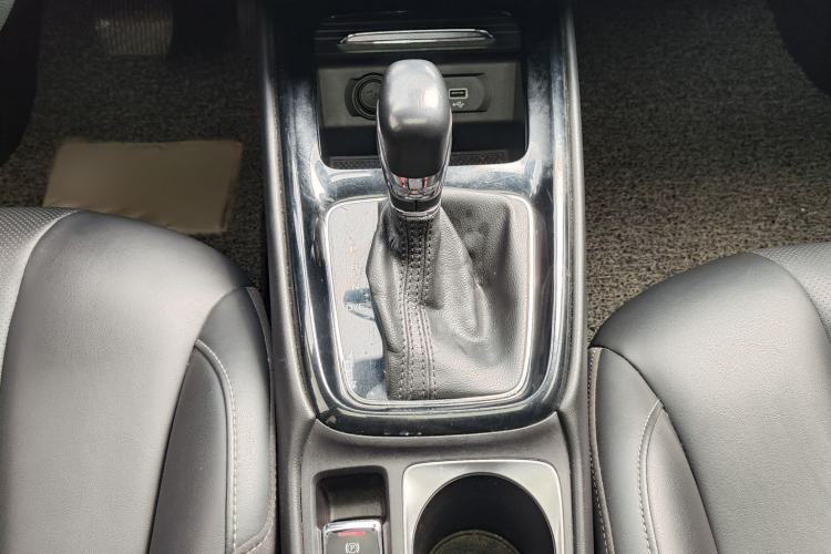 Used Roewe i5 2020 1.5L Automatic 4G Connected Leading Intelligent Driving Edition Interior 10