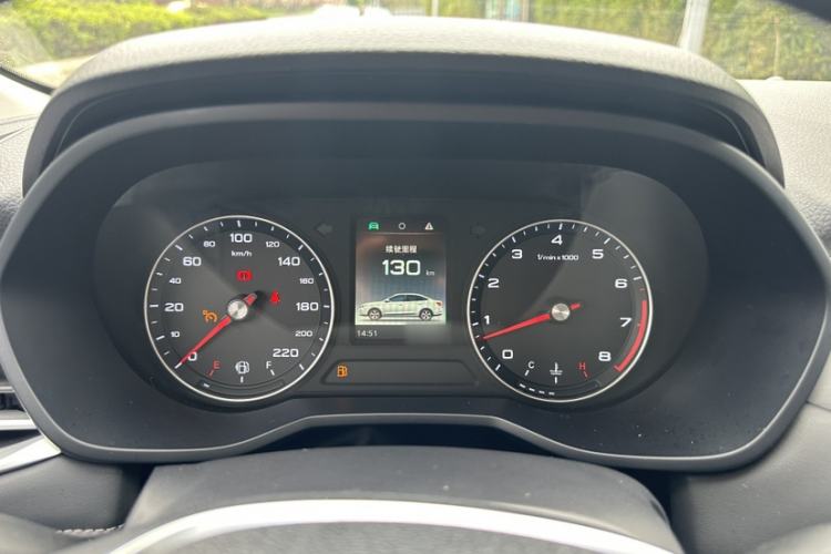 Used Roewe i5 2020 1.5L Manual 4G Connect Leehao Flagship Edition Interior 10