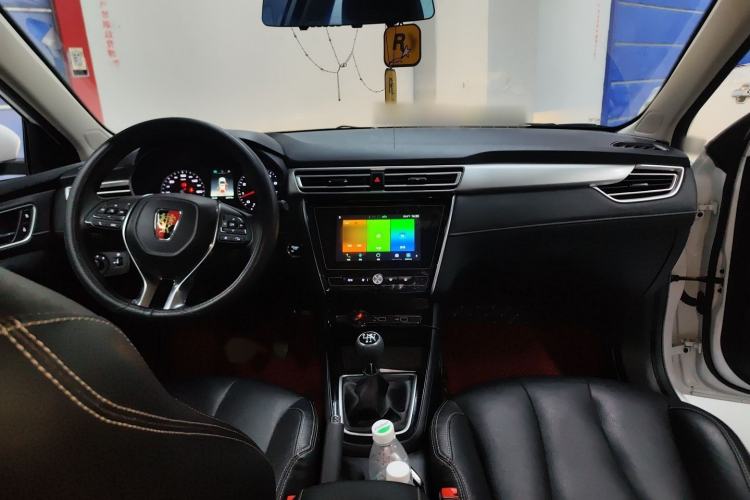 Used Roewe i5 2020 1.5L Manual 4G Connect Luxury Edition Interior 2