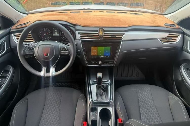 Used Roewe i5 2020 1.5L Automatic 4G Connected Linghao Edition Interior 2