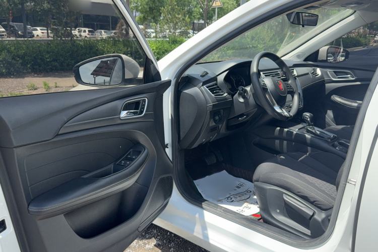 Used Roewe i5 2020 1.5L Automatic 4G Connected Linghao Edition Interior 2