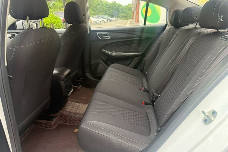 Used Roewe i5 2020 1.5L Manual 4G Connect Luxury Edition Interior 4