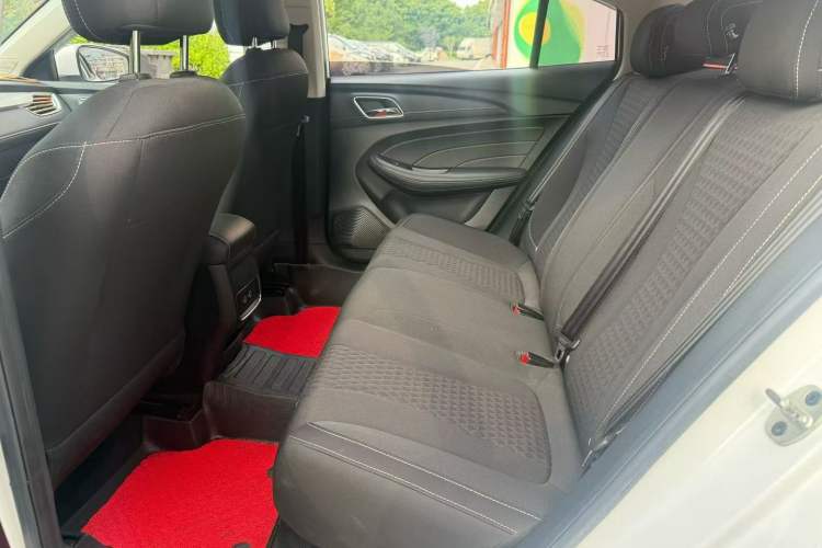 Used Roewe i5 2020 1.5L Automatic 4G Connected Linghao Edition Interior 4