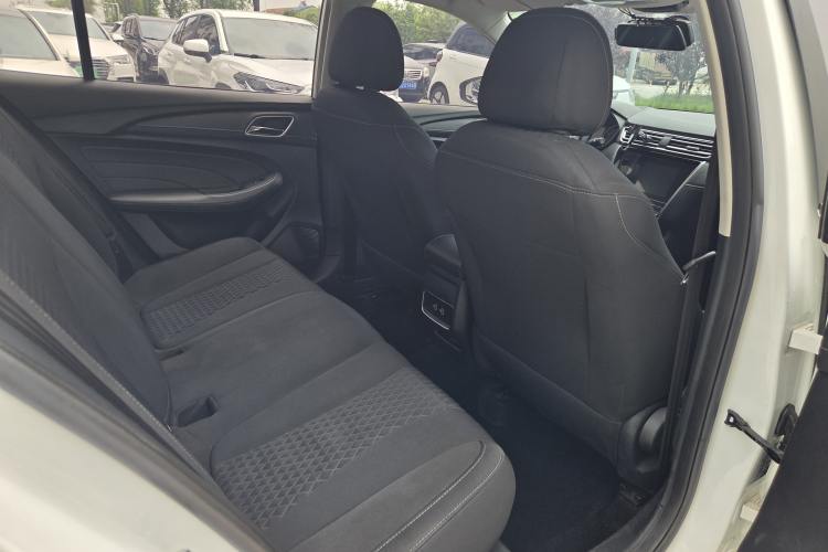 Used Roewe i5 2020 1.5L Manual 4G Connect Luxury Edition Interior 4