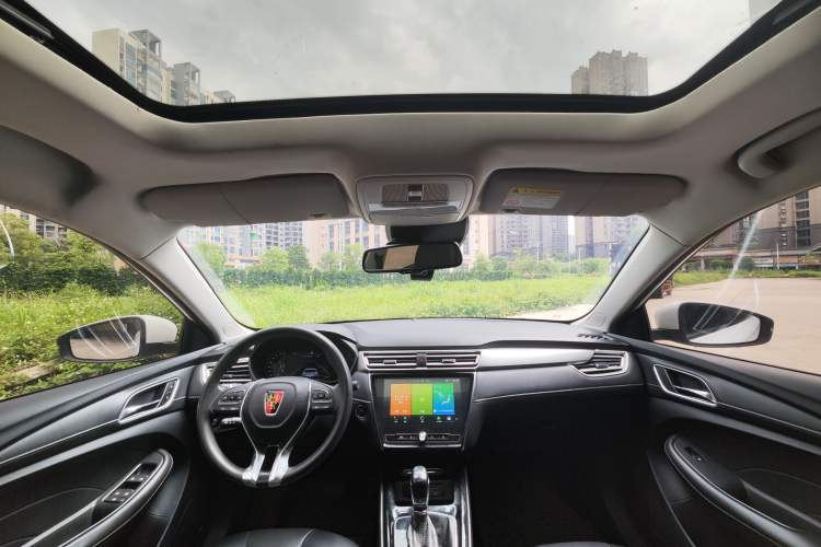 Used Roewe i5 2020 1.5L Automatic 4G Connected Leading Intelligent Driving Edition Interior 4