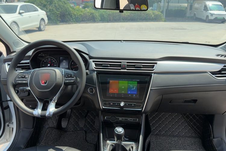 Used Roewe i5 2020 1.5L Manual 4G Connect Leehao Flagship Edition Interior 4