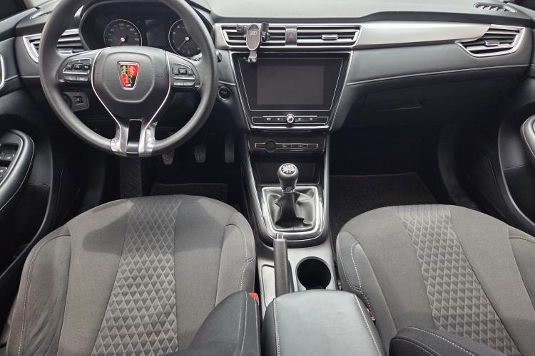 Used Roewe i5 2020 1.5L Manual 4G Connect Luxury Edition Interior 5
