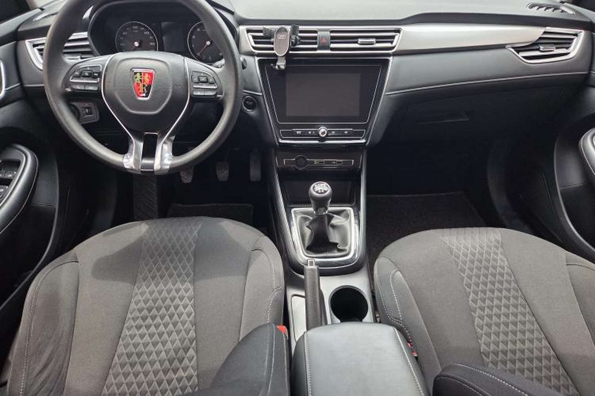 Used Roewe i5 2020 1.5L Manual 4G Connect Luxury Edition Interior 5