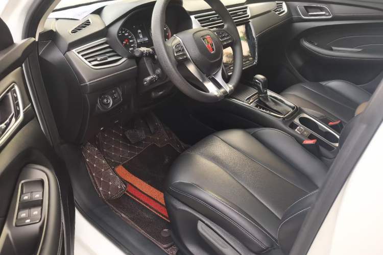 Used Roewe i5 2020 1.5L Automatic 4G Connect Luxury Flagship Edition Interior 6