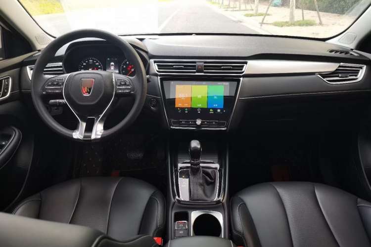 Used Roewe i5 2020 1.5L Automatic 4G Connect Luxury Flagship Edition Interior 7