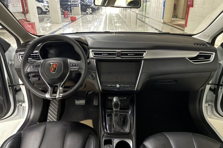 Used Roewe i5 2020 1.5L Automatic 4G Connect Luxury Flagship Edition Interior 8
