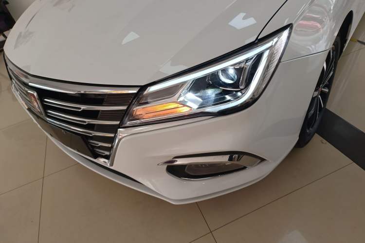 Used Roewe i5 2020 1.5L Automatic 4G Connect Luxury Flagship Edition Left Front Headlight