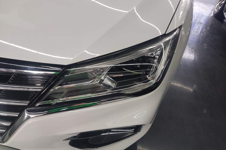Used Roewe i5 2020 1.5L Automatic 4G Connect Luxury Flagship Edition Left Front Headlight