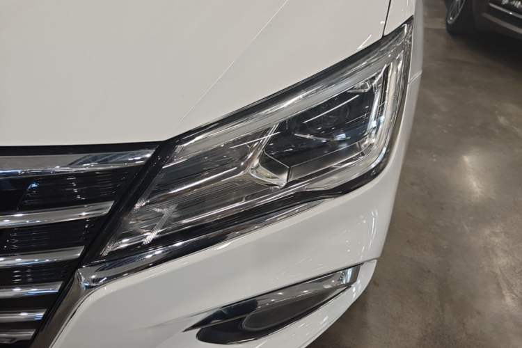 Used Roewe i5 2020 1.5L Automatic 4G Connect Luxury Flagship Edition Left Front Headlight