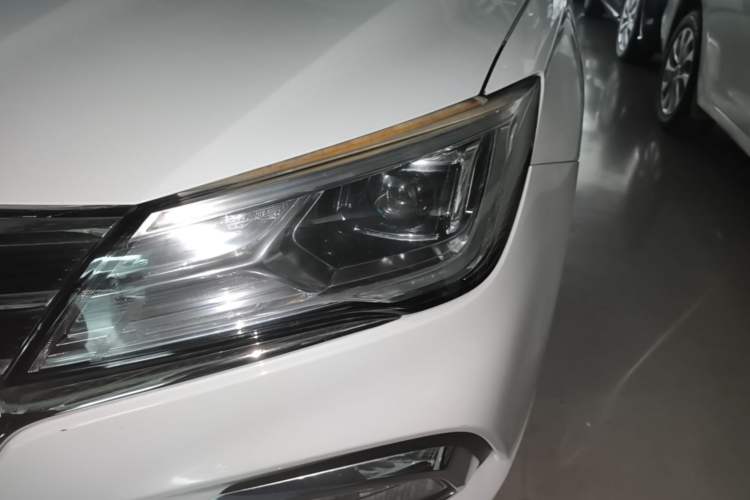 Used Roewe i5 2020 1.5L Automatic 4G Connected Linghao Edition Left Front Headlight