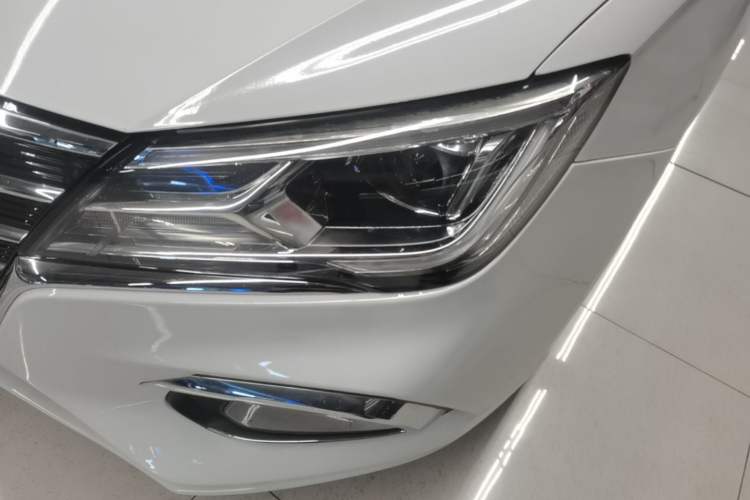 Used Roewe i5 2020 1.5L Automatic 4G Connected Linghao Edition Left Front Headlight