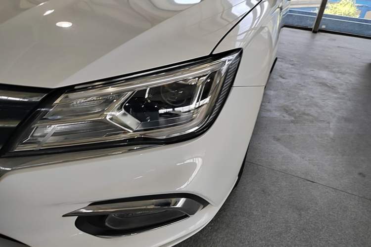 Used Roewe i5 2020 1.5L Automatic 4G Connect Luxury Flagship Edition Left Front Headlight