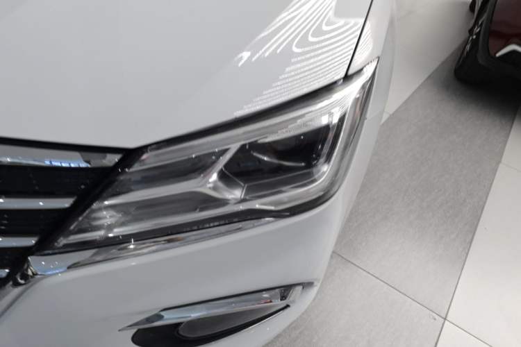 Used Roewe i5 2020 1.5L Automatic 4G Connected Linghao Edition Left Front Headlight
