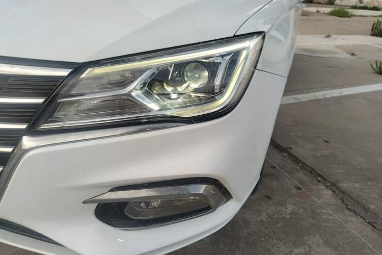 Used Roewe i5 2020 1.5L Automatic 4G Connect Luxury Flagship Edition Left Front Headlight