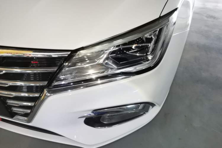 Used Roewe i5 2020 1.5L Automatic 4G Connect Luxury Flagship Edition Left Front Headlight