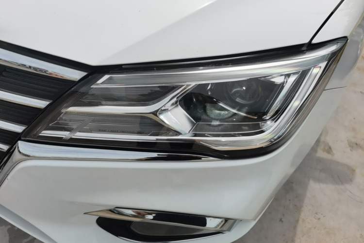 Used Roewe i5 2020 1.5L Automatic 4G Connect Luxury Flagship Edition Left Front Headlight