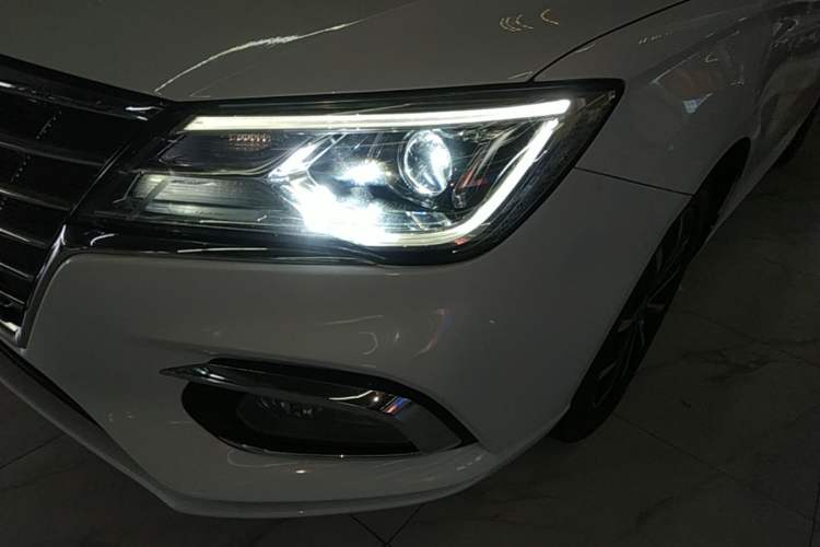 Used Roewe i5 2020 1.5L Automatic 4G Connect Luxury Flagship Edition Left Front Headlight