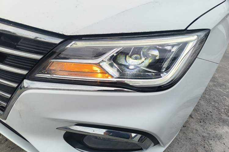 Used Roewe i5 2020 1.5L Automatic 4G Connect Luxury Flagship Edition Left Front Headlight