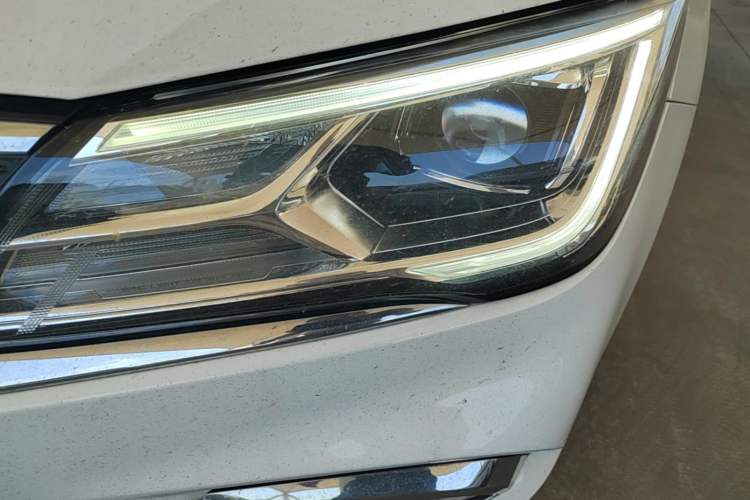 Used Roewe i5 2020 1.5L Automatic 4G Connect Luxury Flagship Edition Left Front Headlight