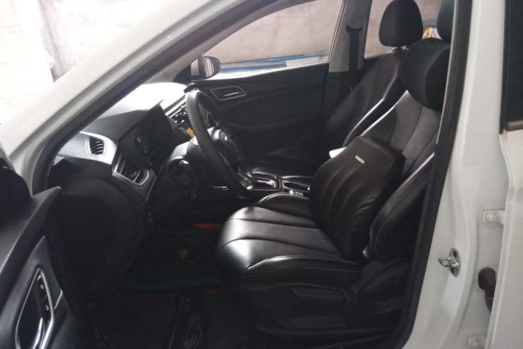 Used Roewe i5 2020 1.5L Automatic 4G Connected Leading Intelligent Driving Edition Left Front Seat