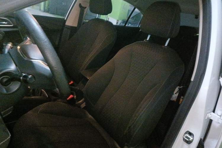 Used Roewe i5 2020 1.5L Manual 4G Connect Luxury Edition Left Front Seat