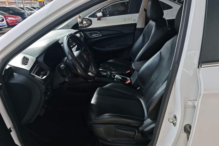 Used Roewe i5 2020 1.5L Automatic 4G Connect Luxury Flagship Edition Left Front Seat