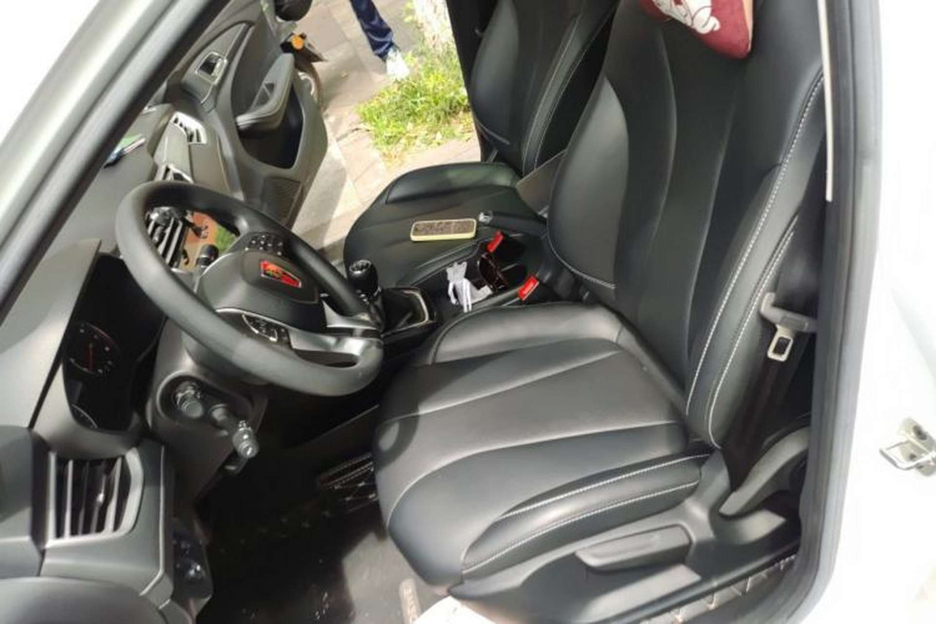 Used Roewe i5 2020 1.5L Manual 4G Connect Leehao Flagship Edition Left Front Seat