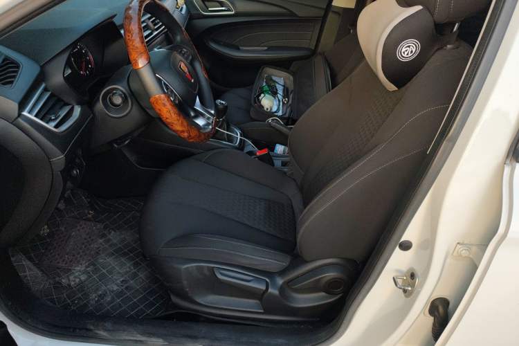 Used Roewe i5 2020 1.5L Manual 4G Connect Luxury Edition Left Front Seat