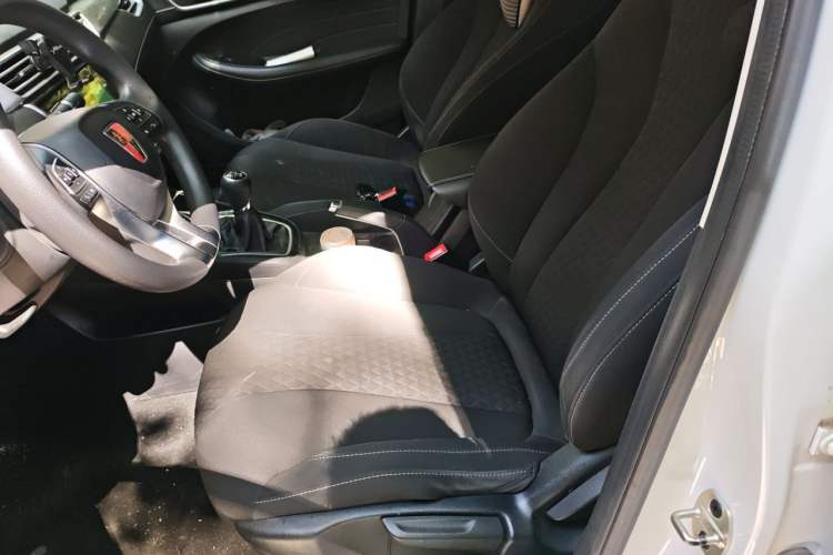 Used Roewe i5 2020 1.5L Manual 4G Connect Luxury Edition Left Front Seat