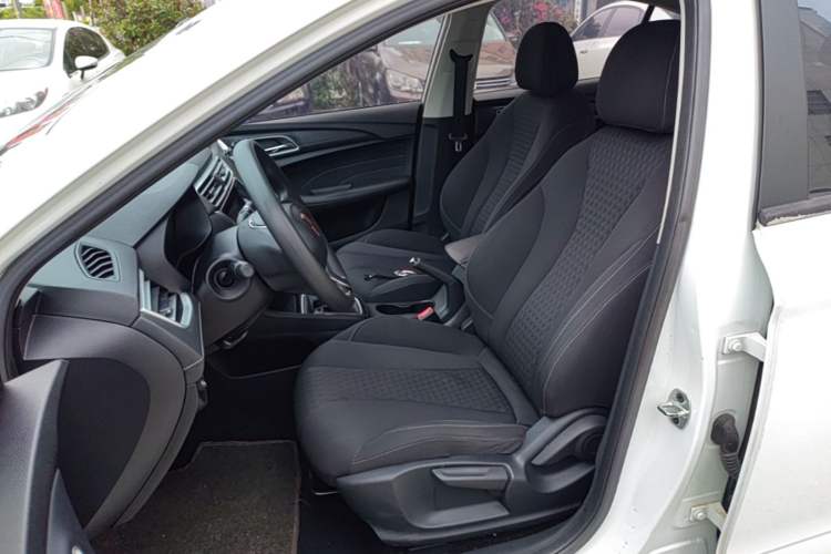 Used Roewe i5 2020 1.5L Manual 4G Connect Luxury Edition Left Front Seat